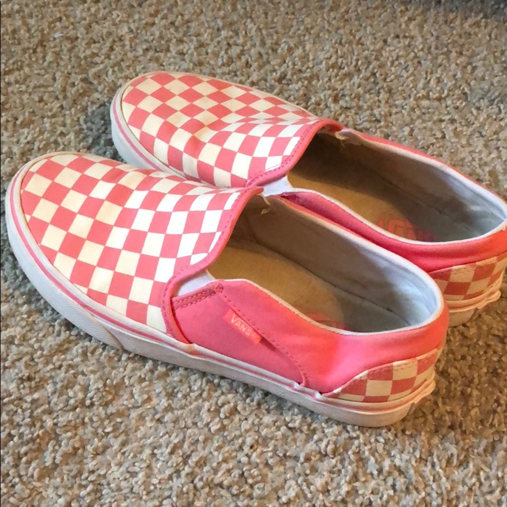 pink and white checkered slip on vans